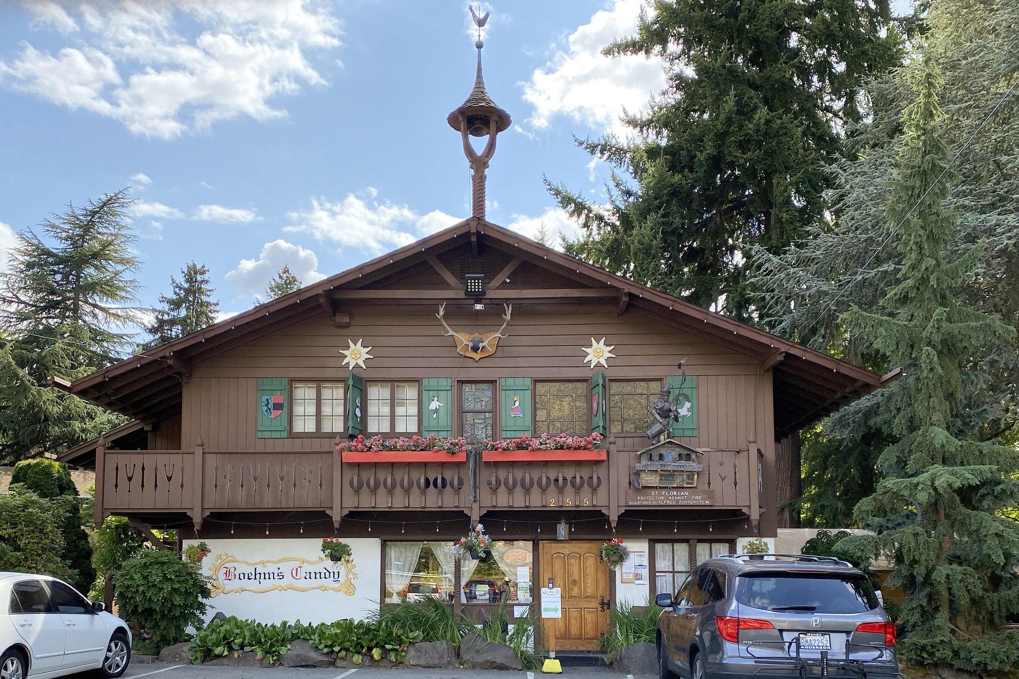 Boehm’s Candy, Inc. has been a local favorite in Issaquah for 35 years and serves highly sought traditional Austrian candy.