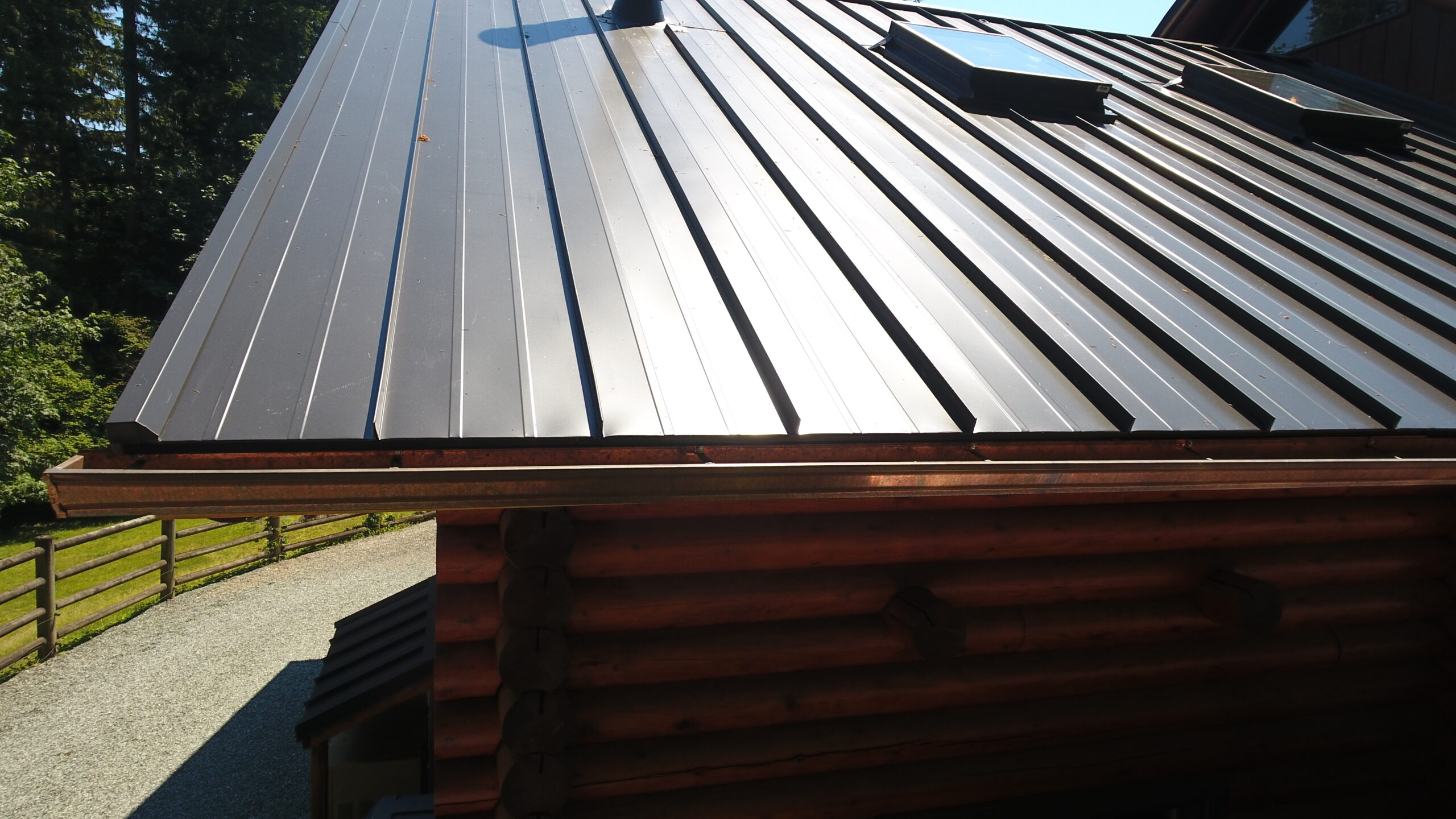 Close up view of a Nu-Ray Metals metal roof