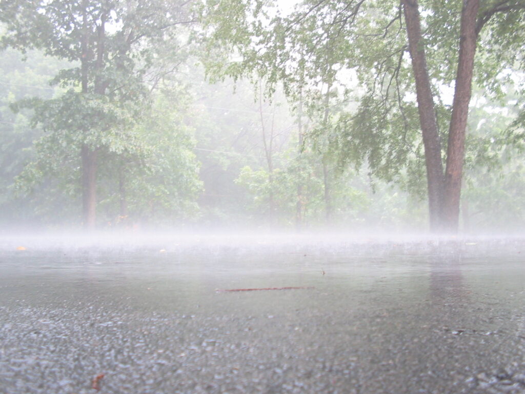 Can roofers work in the rain: photo of rain