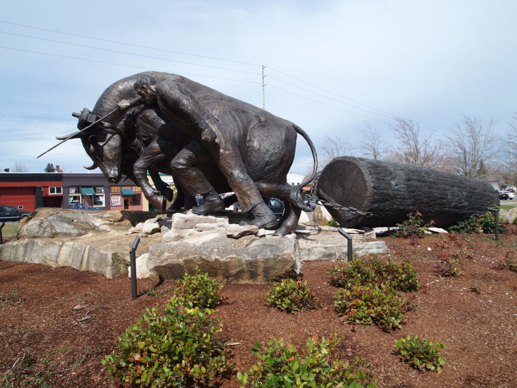 Enumclaw, Washington - logging sculpture