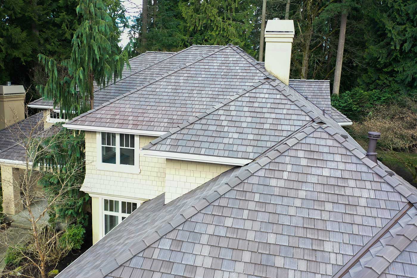 Eco-Friendly DaVinci Synthetic Shake Shingles in Redmond, Washington - close up view of new roof