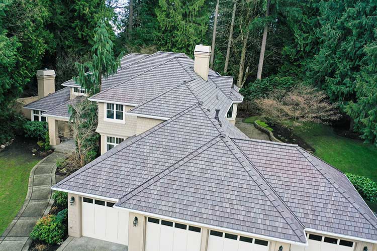 Eco-Friendly DaVinci Synthetic Shake Shingles in Redmond, Washington - close up front of house view of new roof