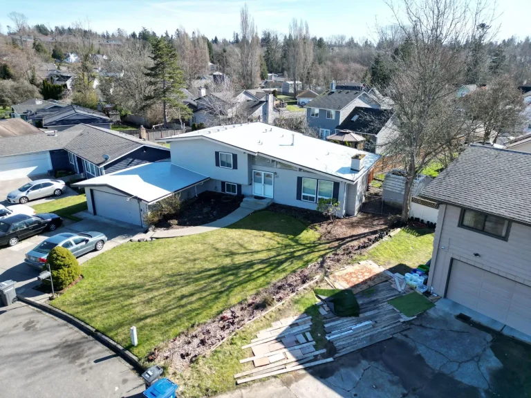 View of the PVC Flat Roof from the front of the home in Des Moines, Washington